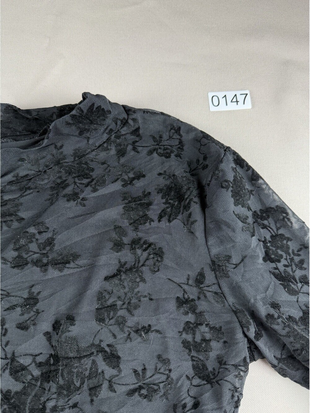 BemorRun Gray Black Floral Flocked Mesh Sheer Stretch Mock Neck Top Women’s M - Picture 6 of 7